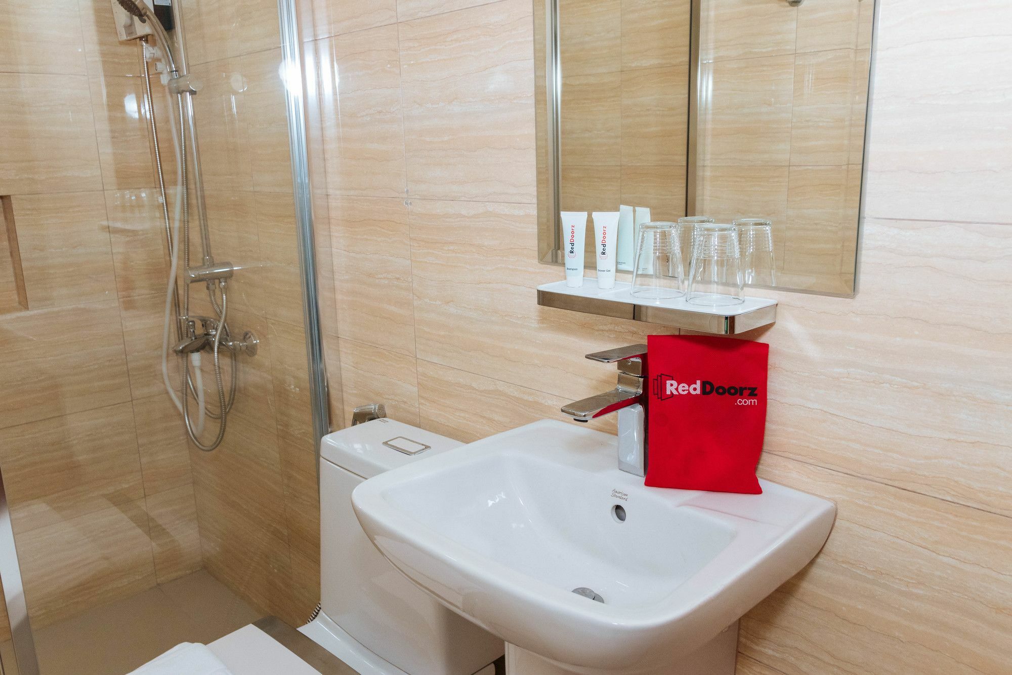 Hotel Reddoorz Premium @ Sampaloc Makati Makati City Exterior foto